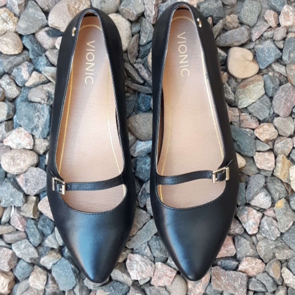 Vionic delilah black leather pointy toe flats 8.5